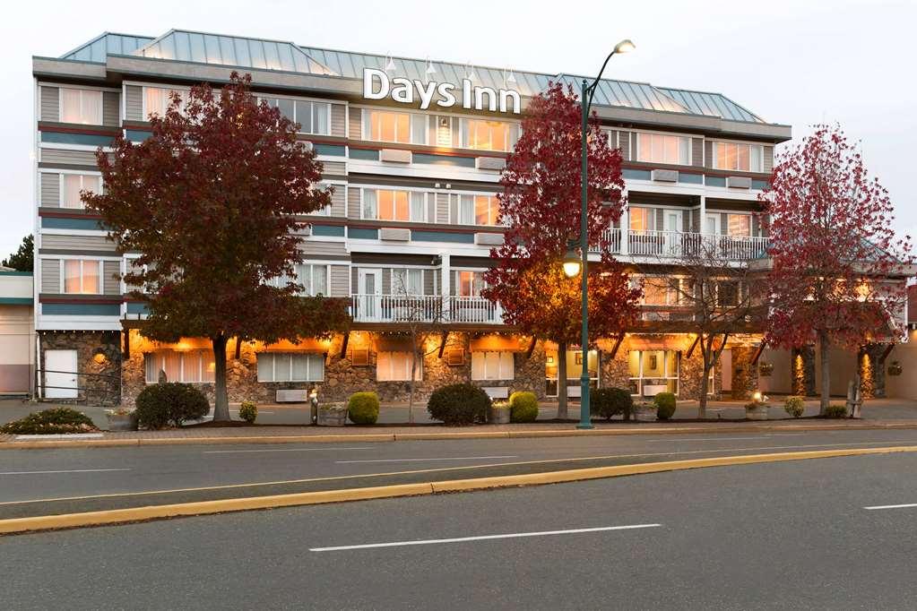 Days Inn By Wyndham Victoria Airport Sidney Esterno foto