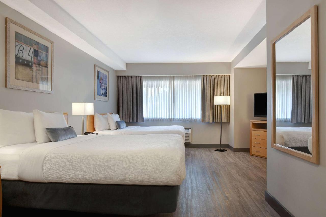 Days Inn By Wyndham Victoria Airport Sidney Esterno foto