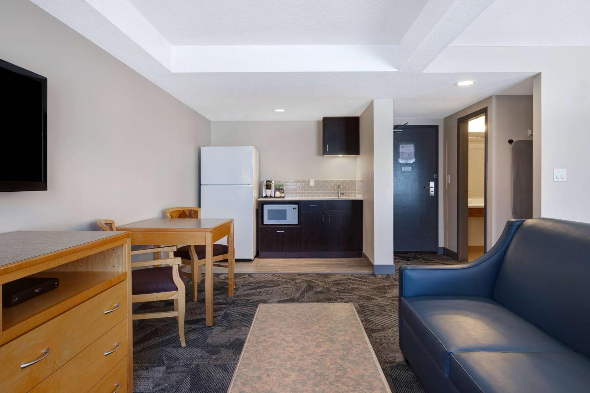 Days Inn By Wyndham Victoria Airport Sidney Esterno foto