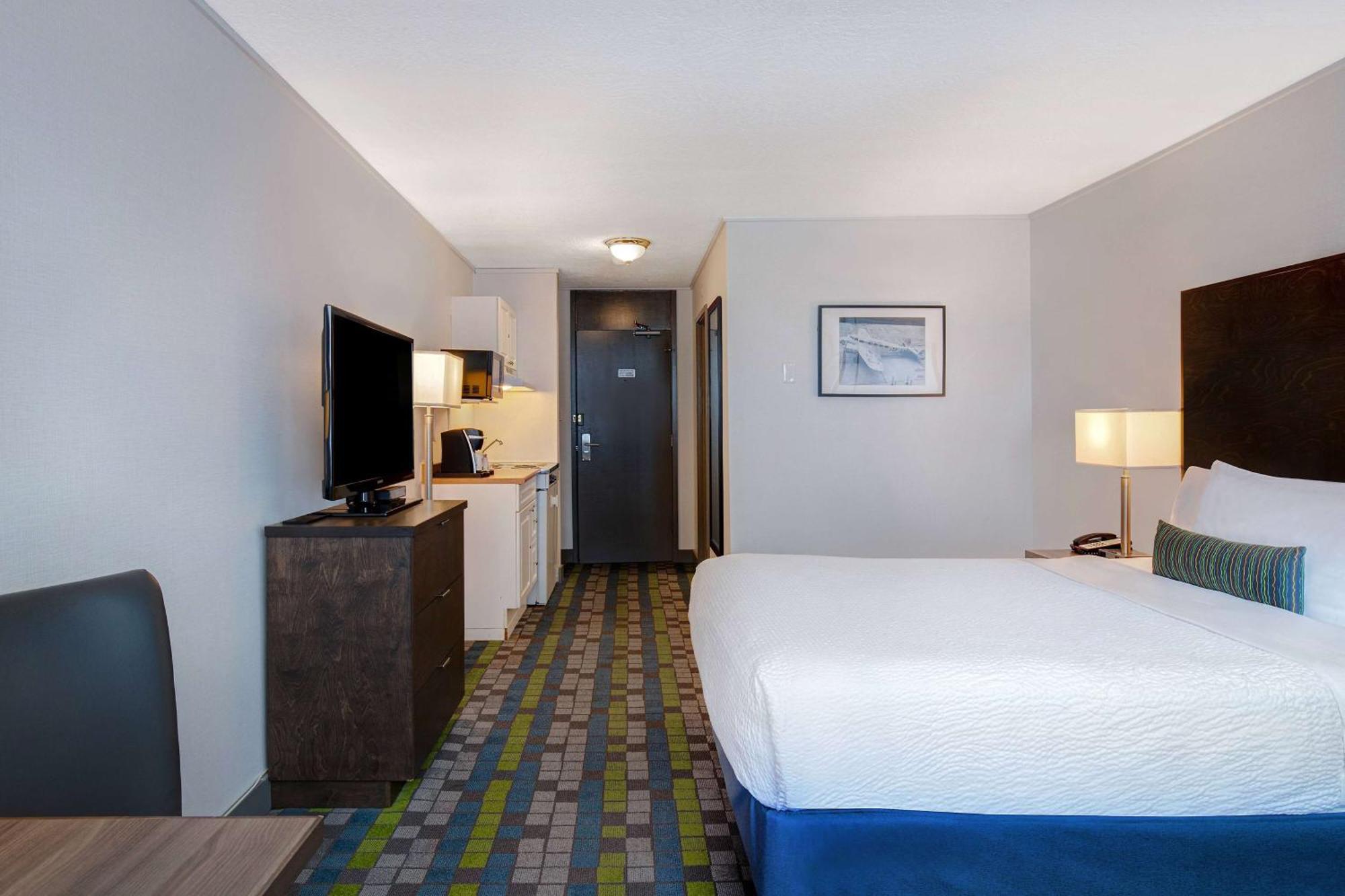 Days Inn By Wyndham Victoria Airport Sidney Esterno foto