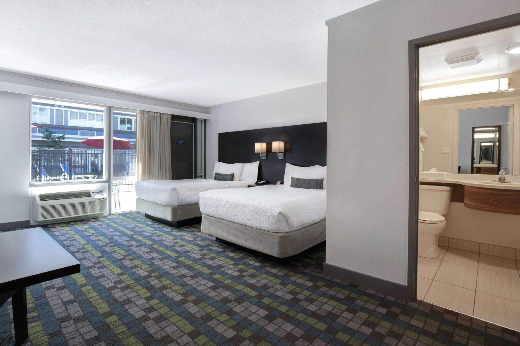 Days Inn By Wyndham Victoria Airport Sidney Esterno foto